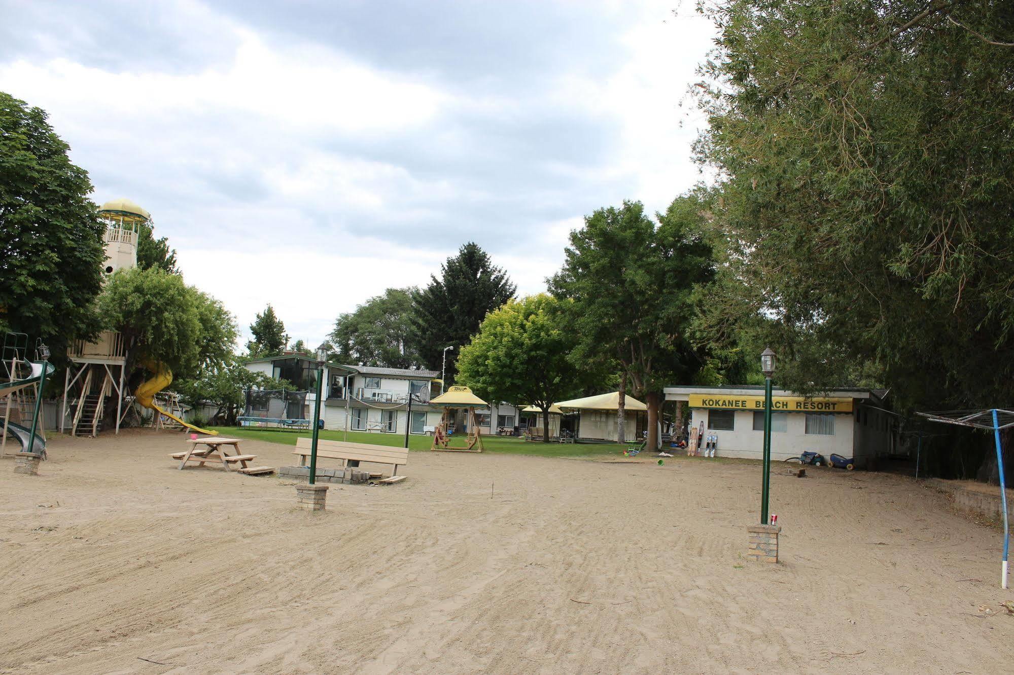 Kokanee Beach Resort Lake Country Exterior photo